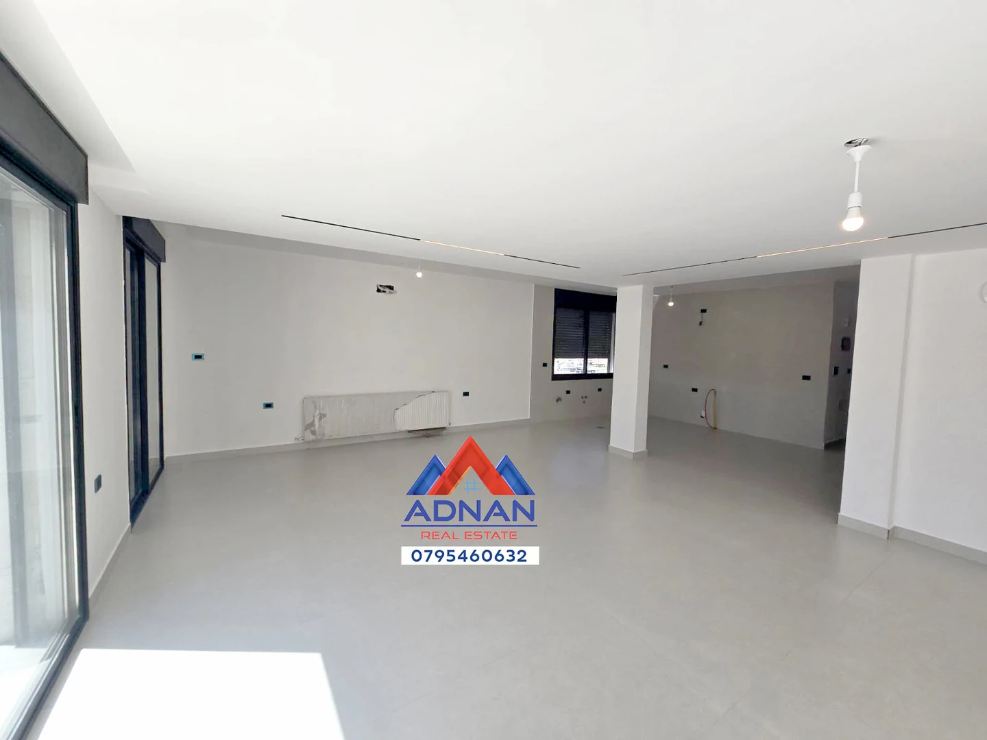 Rabieh Roof Unfurnished 3-Bed Apartment for Rent, 200 sqm + 50 sqm Terrace - 12,000 JD 3