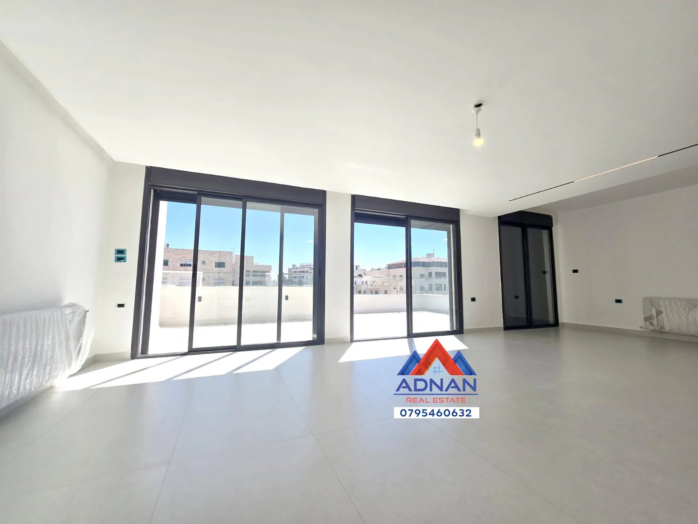 Rabieh Roof Unfurnished 3-Bed Apartment for Rent, 200 sqm + 50 sqm Terrace - 12,000 JD 2